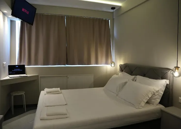 Ladadika Luxury *